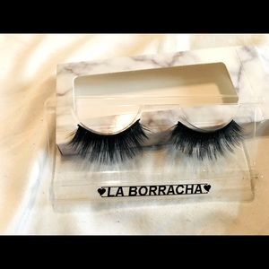 Selling this gorgeous eye lashes